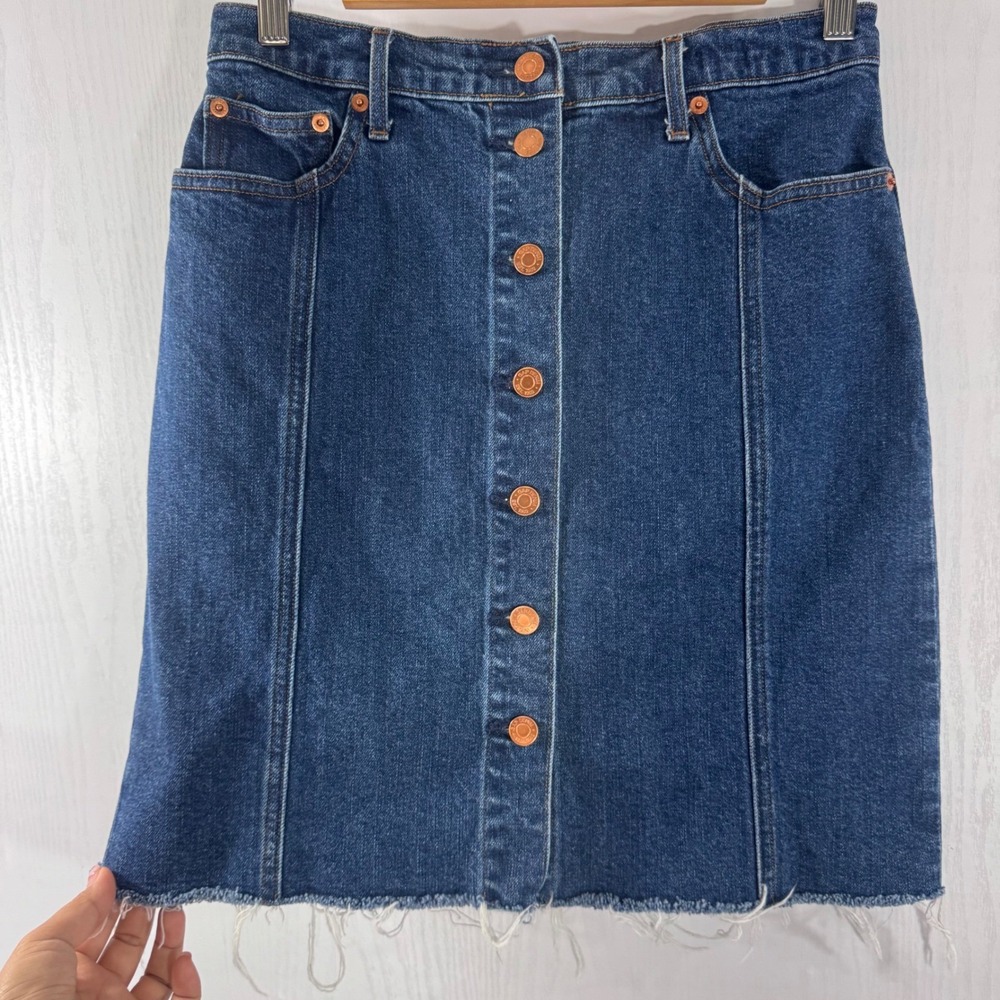 GAP Denim Skirt Button Fly Dark Wash Women's Size 27 Distressed Hem - Picture 11 of 13